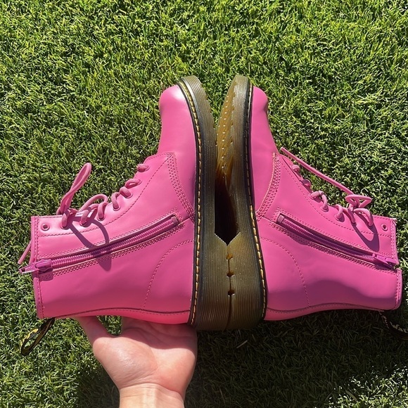 NWT DR. MARTENS - Picture 6 of 10